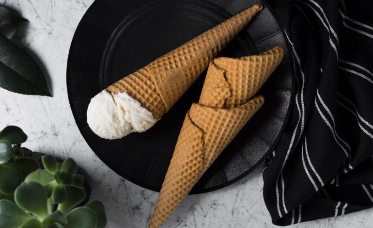 Cone Sleeves with ice cream